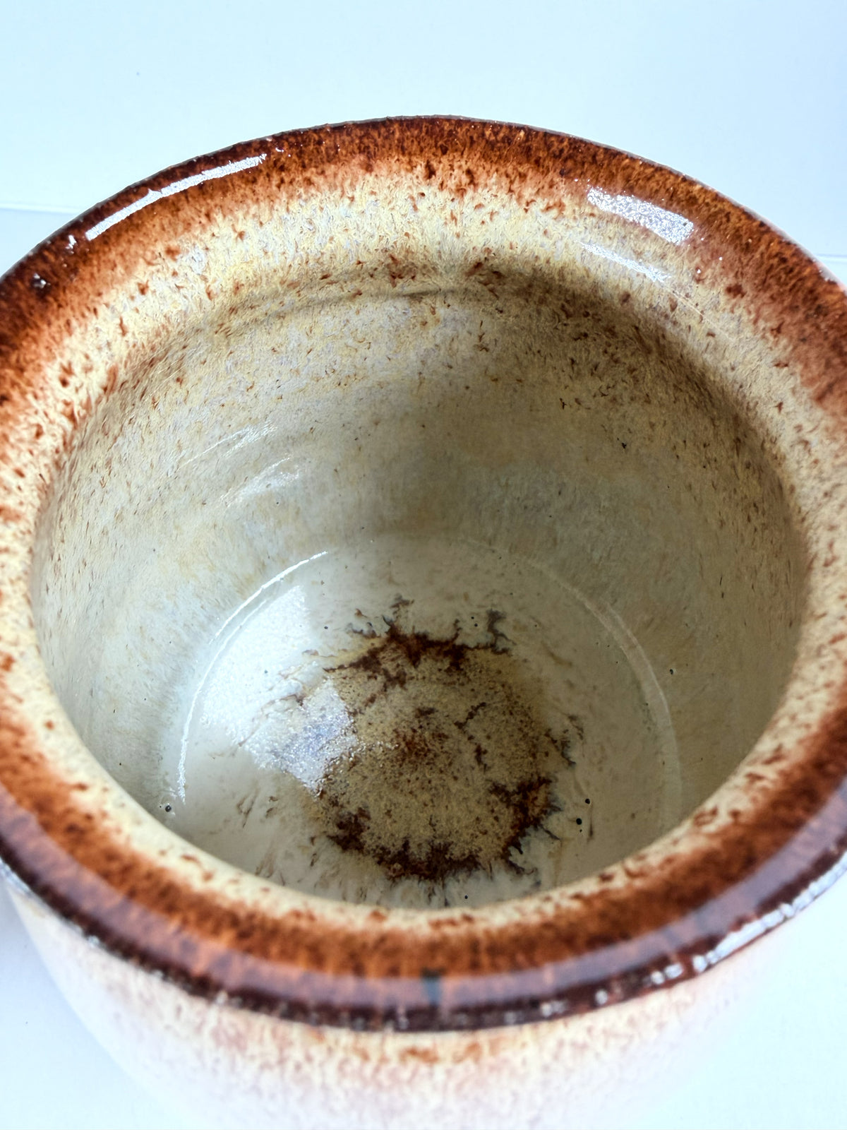 Honey Pot (misfit resident) with lid (not numbered)