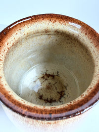 Honey Pot (misfit resident) with lid (not numbered)